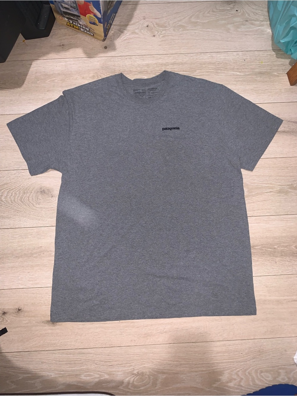 Patagonia Men's P-6 Logo Responsibili-Tee Gray Size: XXL